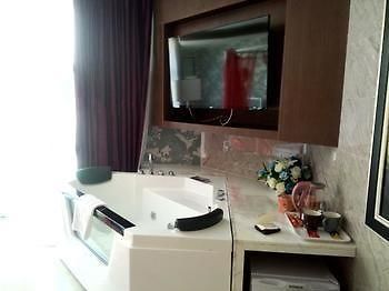 Zhengzhou Goodnight Hotel Jicheng  Exteriör bild
